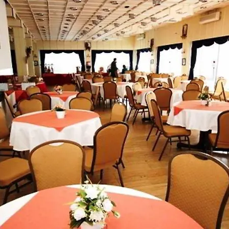 Europa & Congress Center 3*